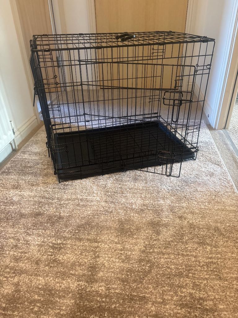 Medium dog crate with cover