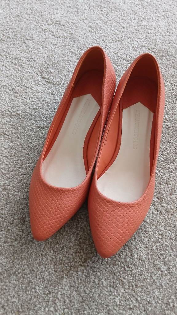 New JD Williams Orange Pointed Kitten Heels UK 4E