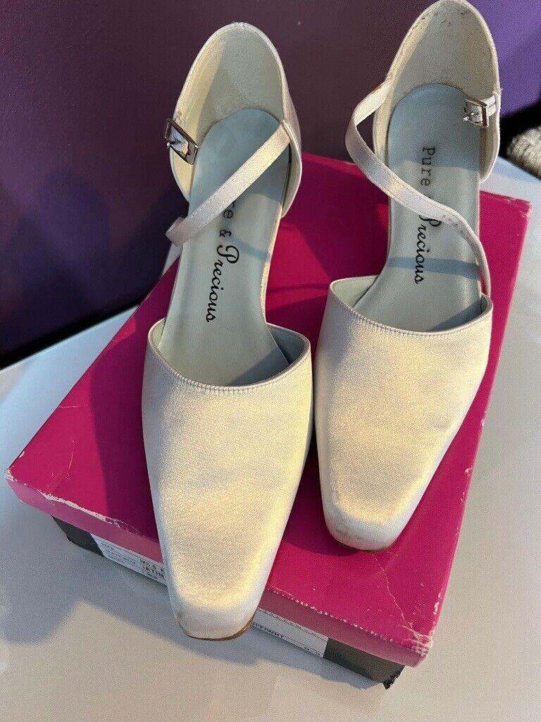 Ivory Satin Wedding Shoes size 5