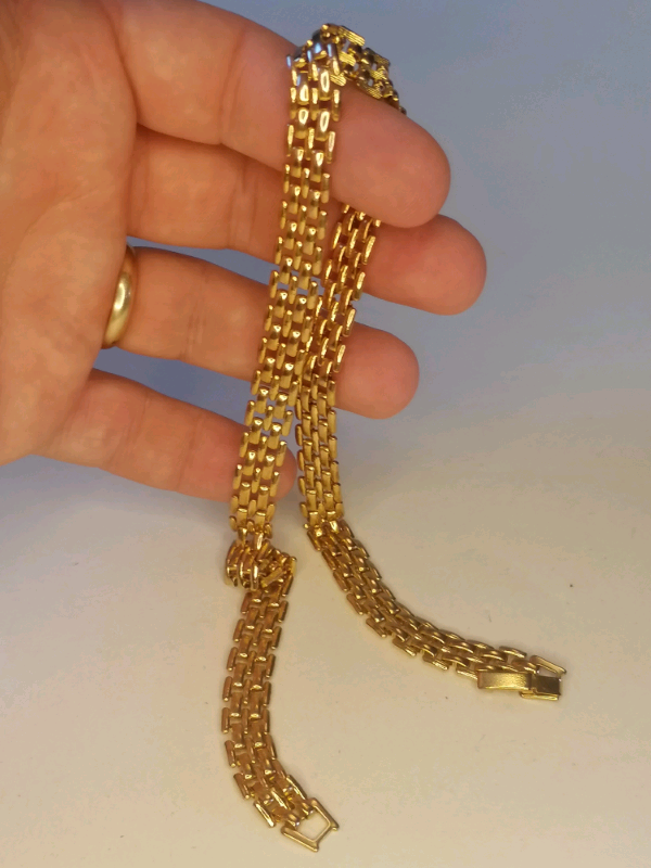  Vintage 16-inch. Necklace.  No gold  costume  jewellery 