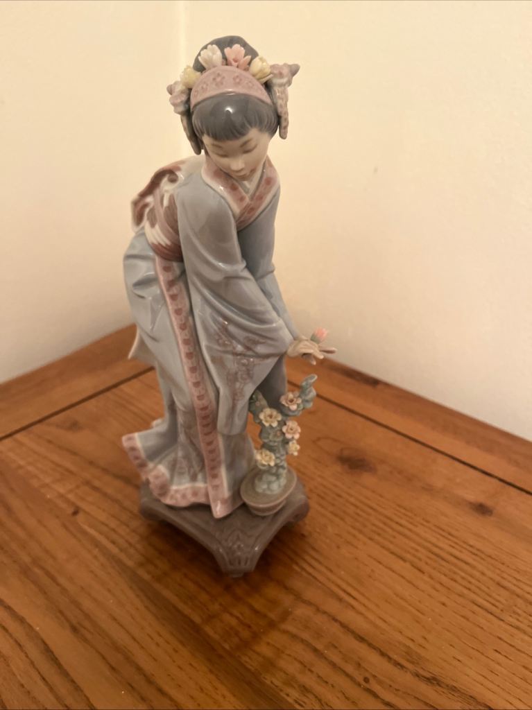 Lladro Mayumi Geisha Girl 10" Tall Japanese lady #1449 Spain Retired, Mint