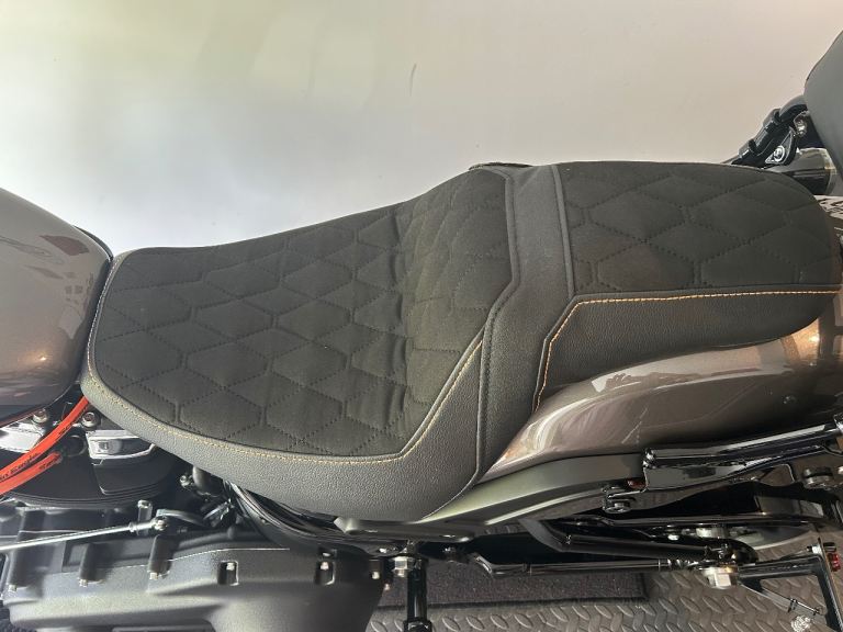 Luimoto Fat Bob Hex Diamond Seat Cover With Gold Gel Inserts Rider And Pillion