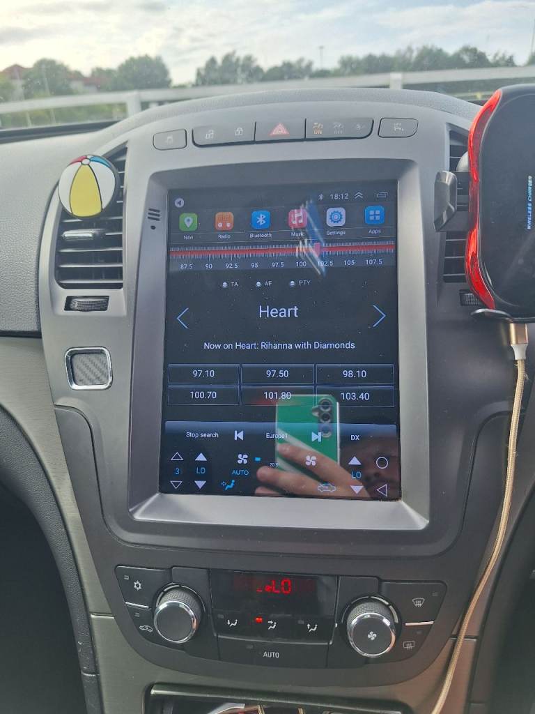Insignia tesla android head unit 