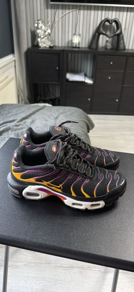 Nike Air Max Plus TN Black/Purple/Orange Trainers – Good Condition