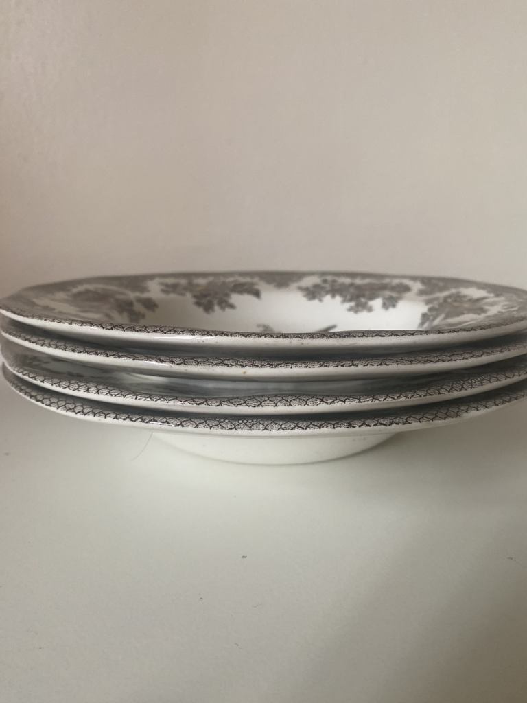 Enoch Wedgwood tunstall dinner plates . Set of 4