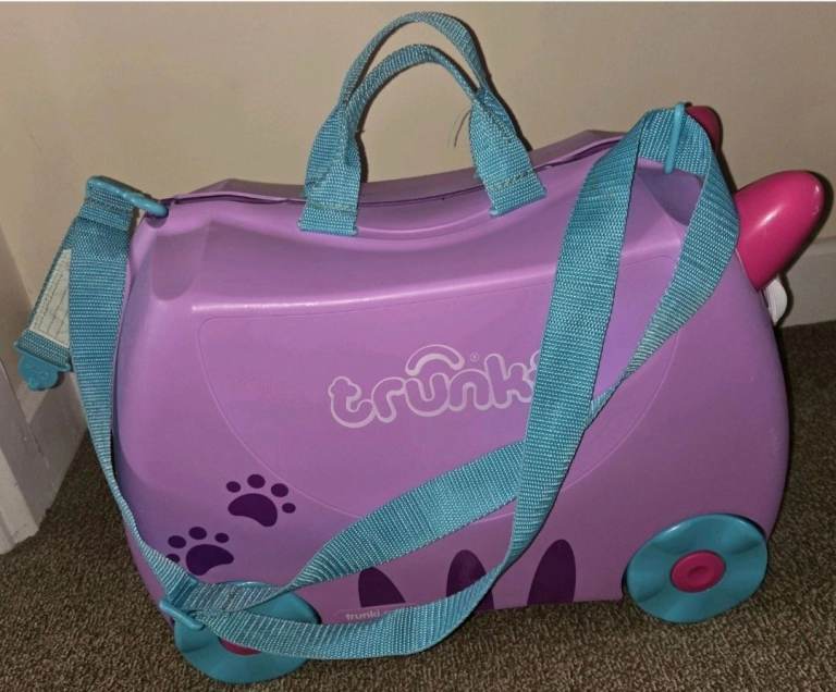 Trunki cassie the cat ride pull along kids suitcase hand luggage on wheels with strap and key 