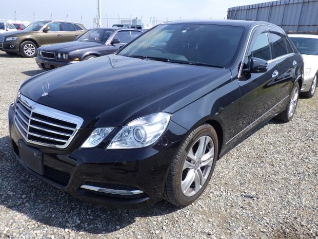 2010 Mercedes-Benz E Class E350 AVANTGARDE AUTOMATIC SALOON * ONLY 20000 MILES * FULL LEATHER * U...