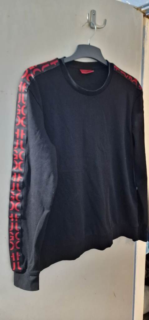 Hugo Boss Sweater - (Doby) - Size XL - Black/Red 