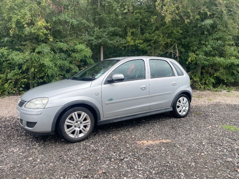 VAUXHALL CORSA 1.2 ACTIVE 06 REG 5 DOOR GENUINE 61095 MOT AUGUST 31ST 2027 ONE OWNER FROM NEW 