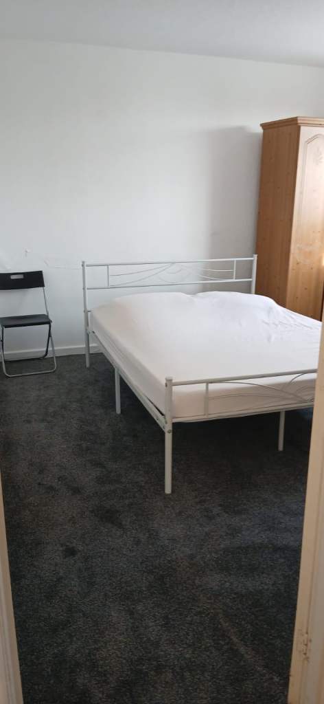 Spacious and Cosy Double Room for Rent in - M24 5LY