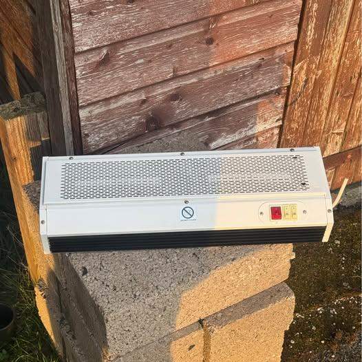 shop / office Over door 3kw heater / air curtain