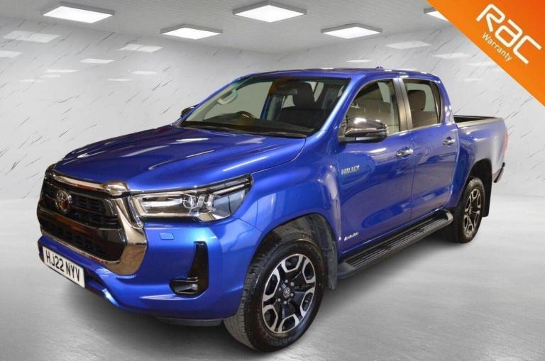 TOYOTA HILUX 2.8 D-4D Invincible 4WD Euro 6 (s/s) 4dr 2022