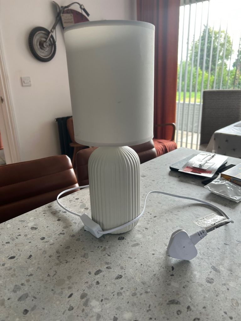 White Table Lamp with Ribbed Base – As Good As New