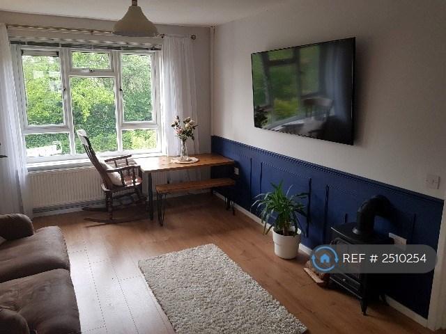 1 bedroom in Wellington Grove, Leeds, LS13 (#2510254)