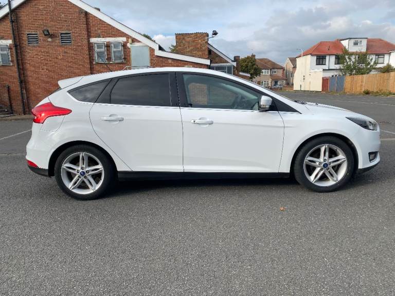 FORD FOCUS  1.0t ECOBOOST  TITANIUM  IN VGC NEW BELTS NEW MOT NEW SERVICE  2016 FSH WARRANTY