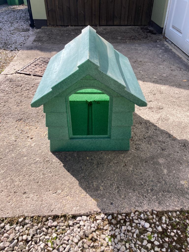 Dog kennel 