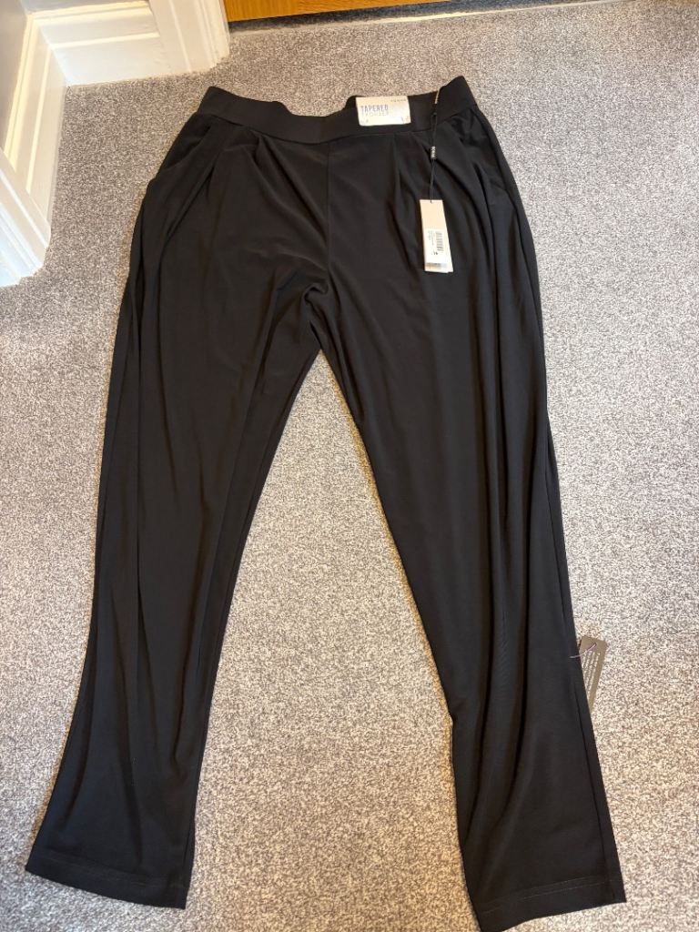 New Roman Women’s Black Trousers, Size 16  