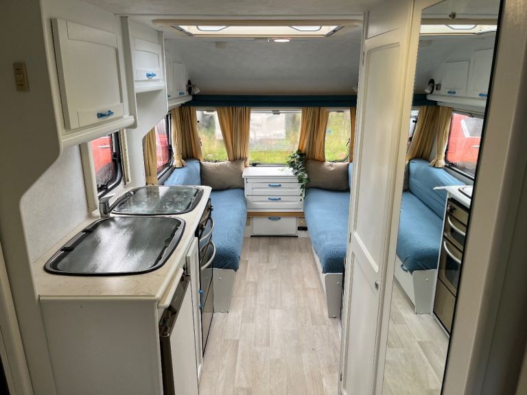 Compass Amazon 505 5 Berth Caravan – Modern Awning + Loads of Extras