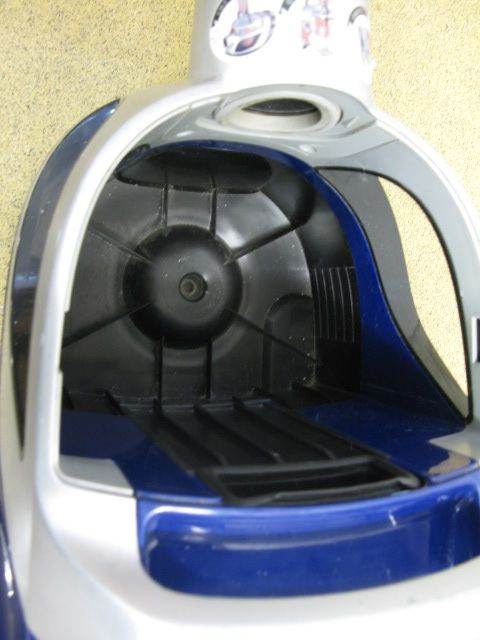 Bagless Vacuum Cleaner Electrolux Ergoeasy Cyclonic . Max power 2100 W
