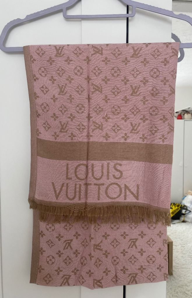 Louis Vuitton Pink Monogram Scarf – Good Condition