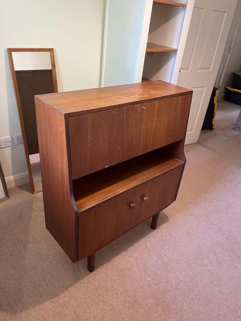  Mid Century Style Drinks Cabinet / Cocktail Cabinet