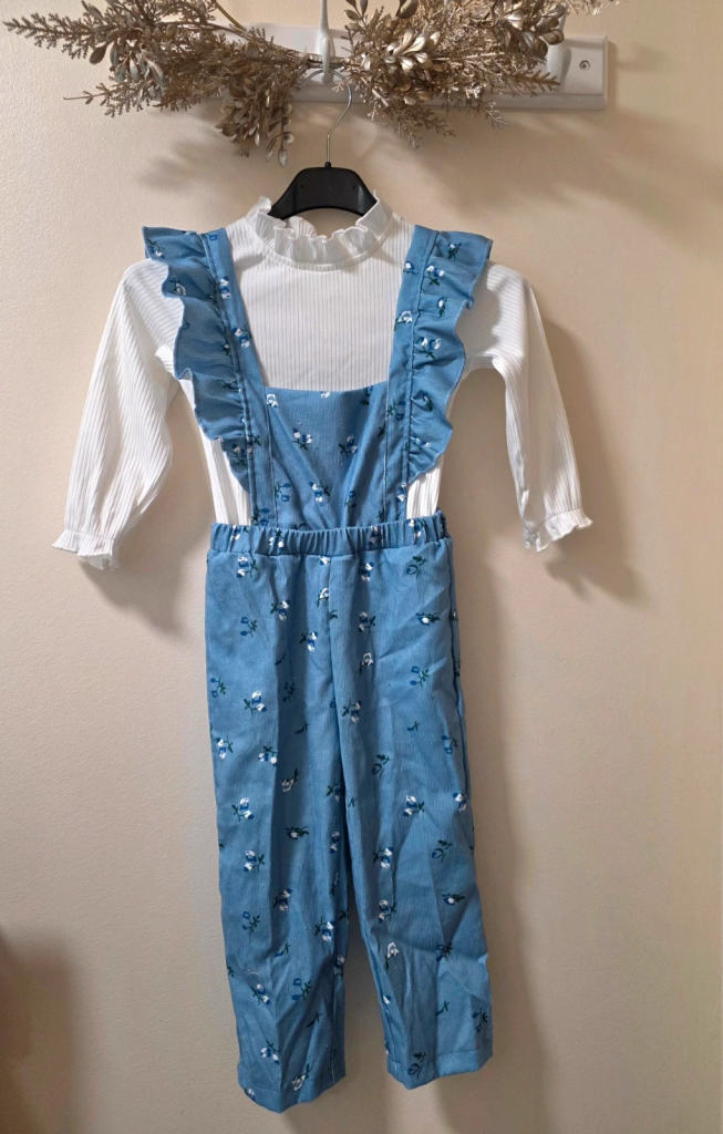 SHEIN Girls 2-Piece Set: Light Blue Floral Corduroy Pinafore Jumpsuit & White Ribbed Top (Age 2-3Y)