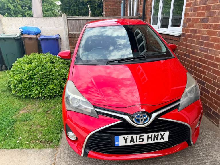 Toyota yaris hybrid Automatic 