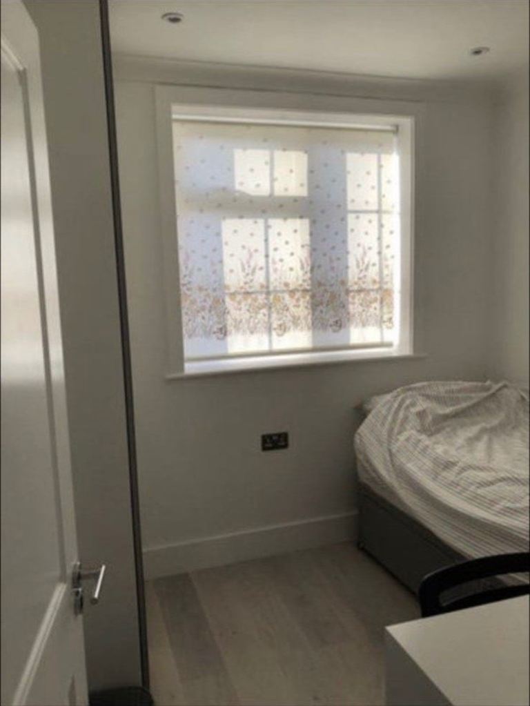 Immaculate - Single Room For Rent