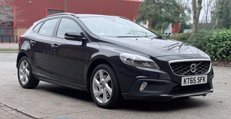 2016 Volvo V40 Cross Country 2.0 D2 Lux Nav Auto Euro 6 (s/s) 5dr HATCHBACK Diesel Automatic