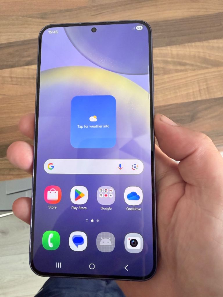 S24 plus 256gb in immaculate condition not a mark on it looking for offers around £325 ono