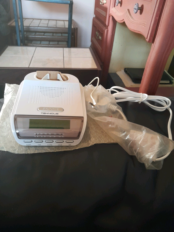 Radio alarm clock mp3 sound cradle