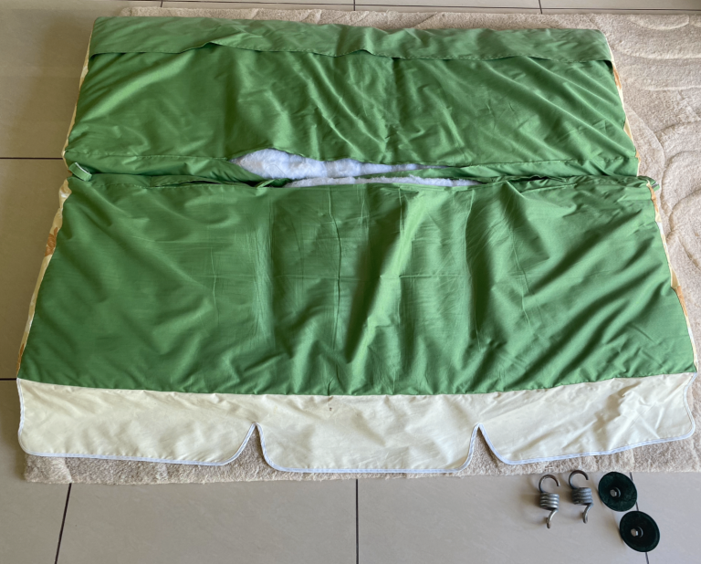 B&Q SORRENTO swing cushion 2x springs and screws for a canopy