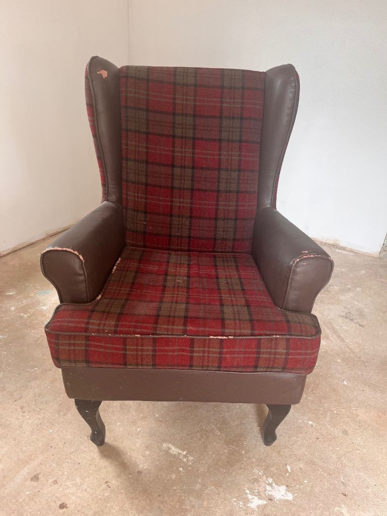*FREE* Multicoloured Plaid Fabric Wingback Chair – Fair Condition