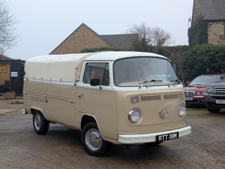 2010 Volkswagen TYPE 2 TRANSPORTER Pickup  PETROL Manual