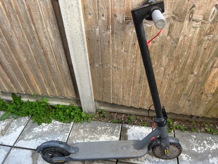 AOVO ELECTRIC SCOOTER 