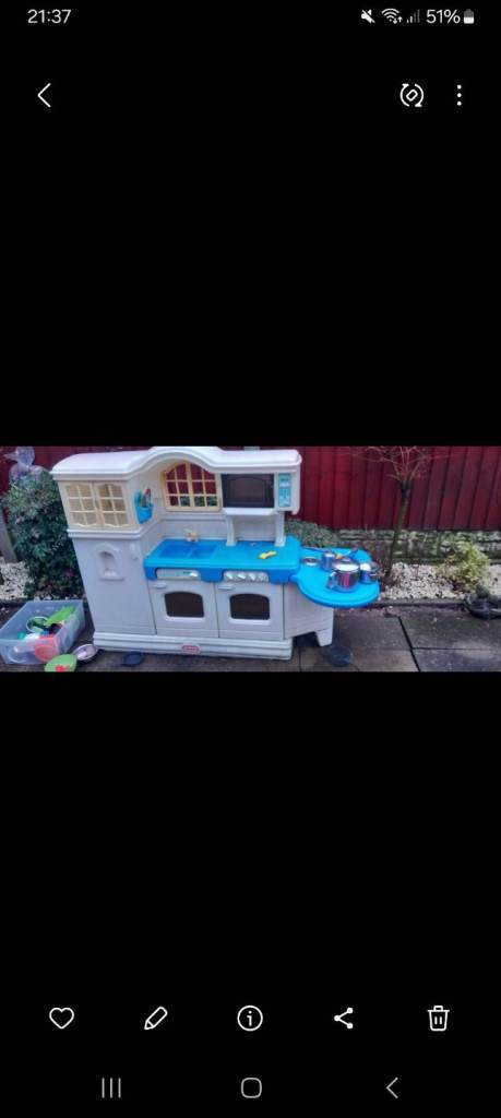Little tikes large toy kitchen 