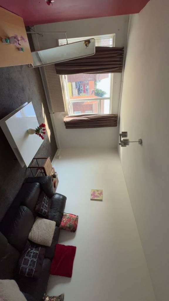 Flat included all furniture