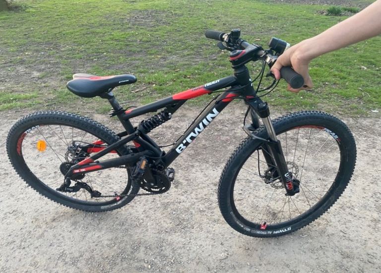 B’Twin Rockrider 27.5” Full Suspension Mountain Bike – Great Condition – Ready to Ride