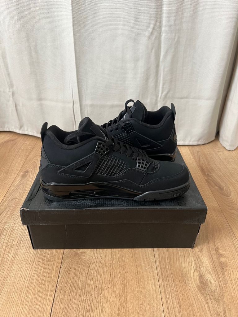 Jordan Retro 4 “Black Cat”