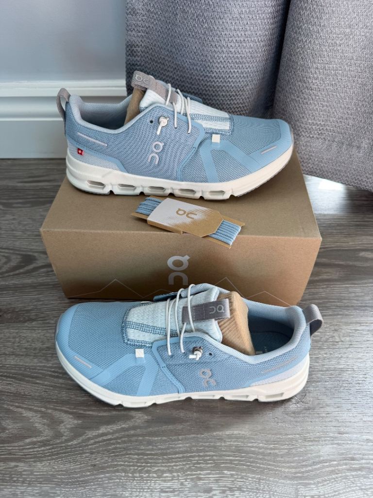 On Cloud Cloud Sky Youth Trainers - UK 5.5, Light Blue