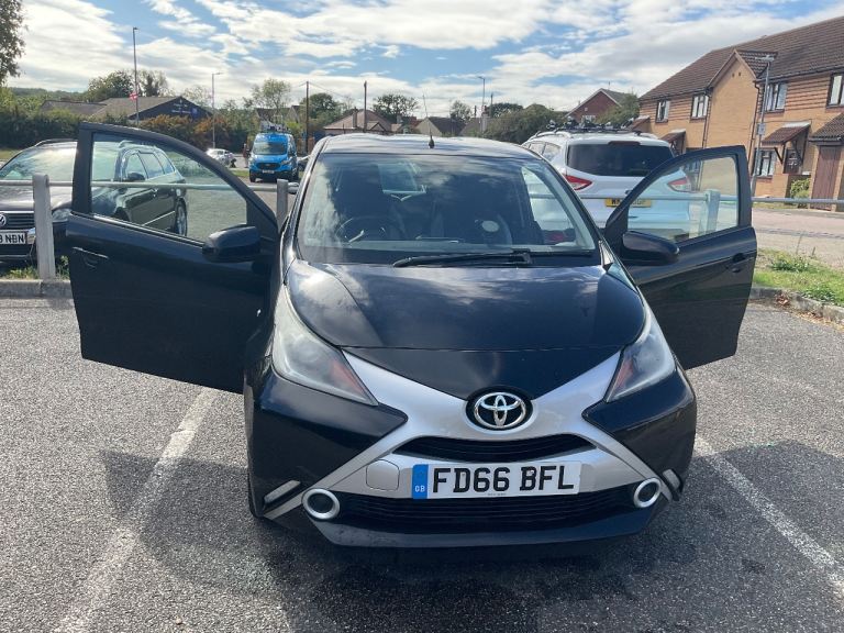 Toyota, AYGO, Hatchback, 2016, Manual, 998 (cc), 5 doors