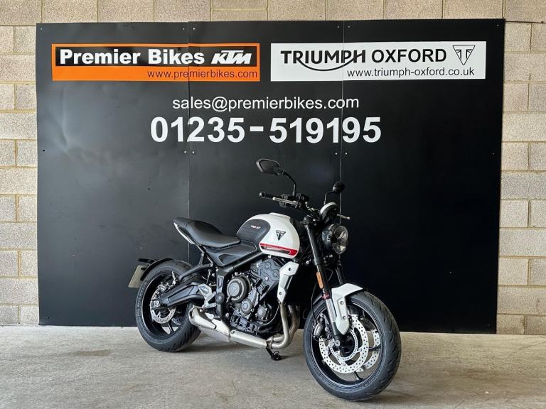 STUNNING ONE OWNER 2022/22 TRIUMPH TRIDENT 660 MOTORCYCLE