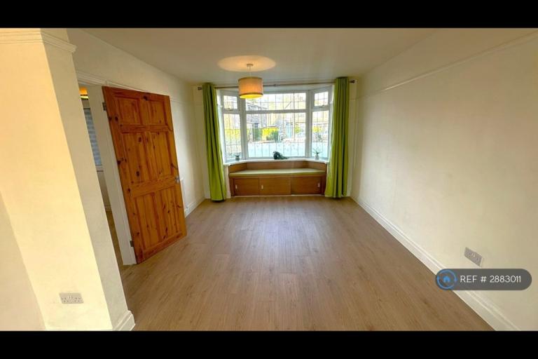 3 bedroom house in Lindsell Road, Altrincham, WA14 (3 bed) (#2883011)