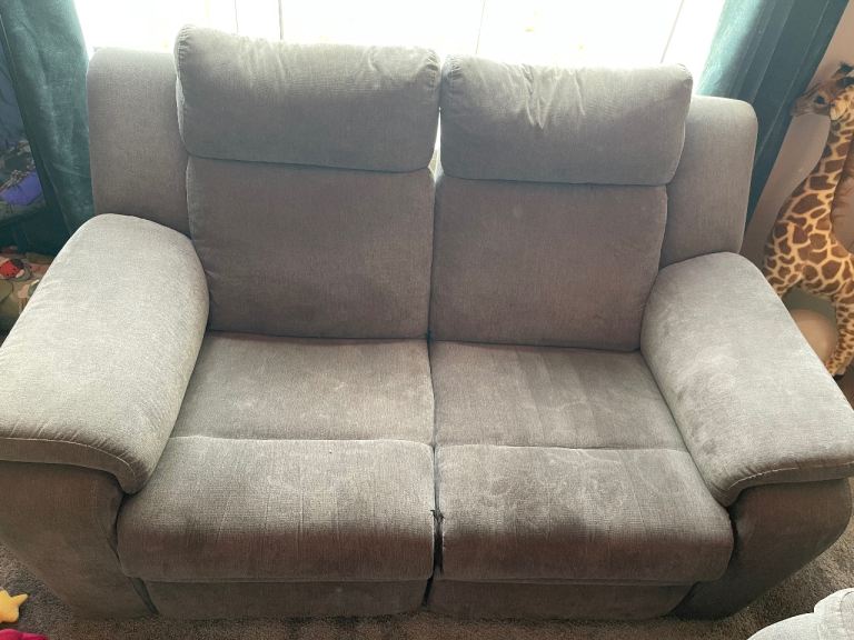 2 and 3 seater recliner sofas