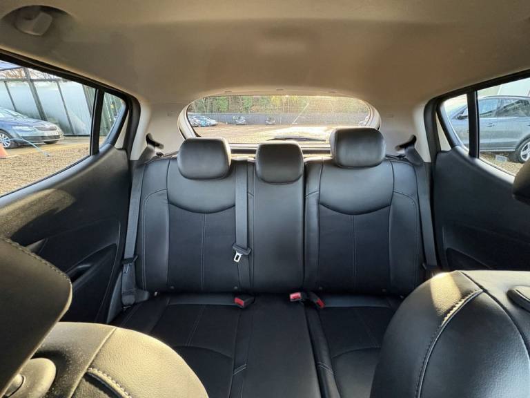 2016 Vauxhall Viva 1.0i SL Hatchback 5dr Petrol Manual Euro 6 (75 ps) Hatchback Petrol Manual