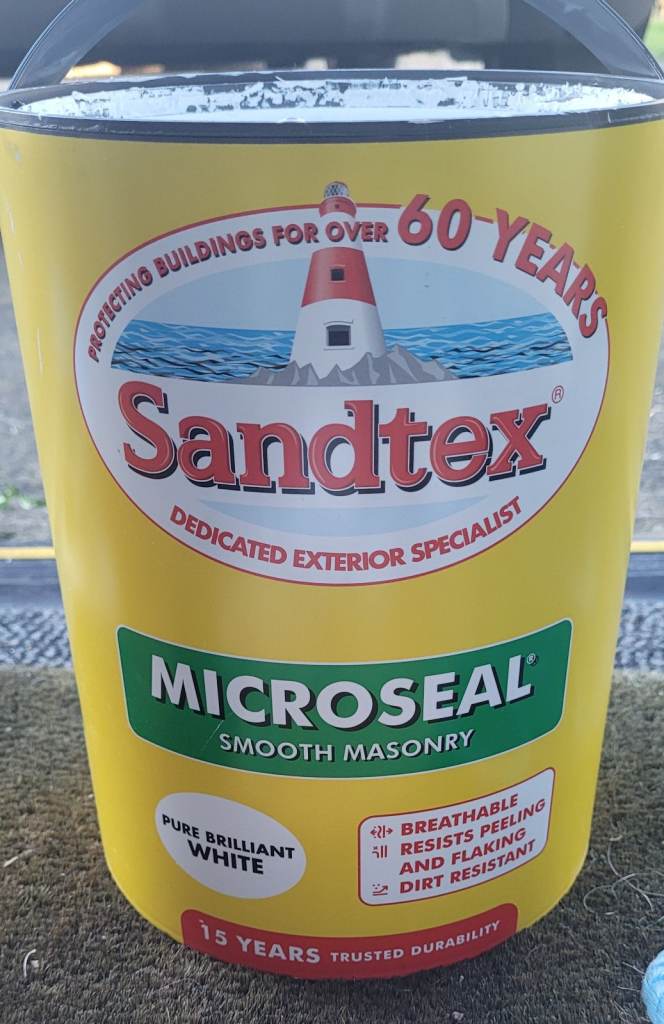 Sandtex White Masonry Paint