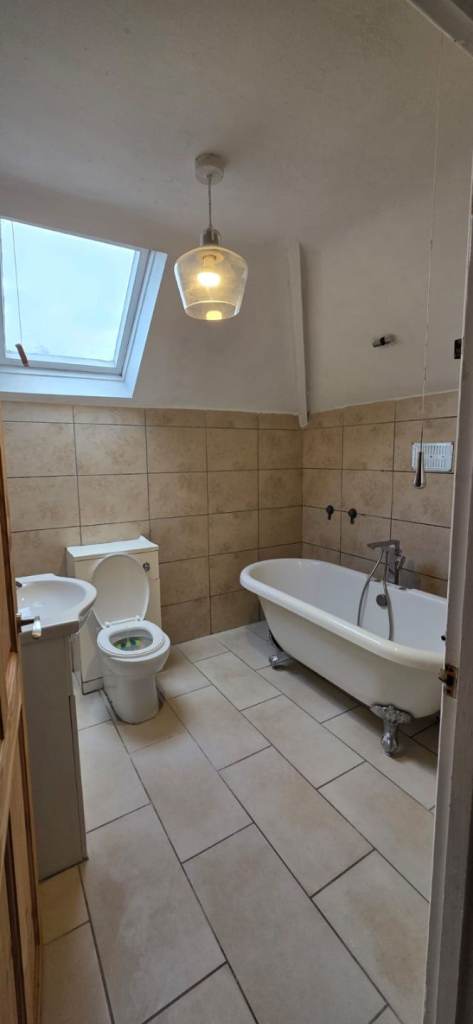 2 Bedroom Semi-detached Property For rent 