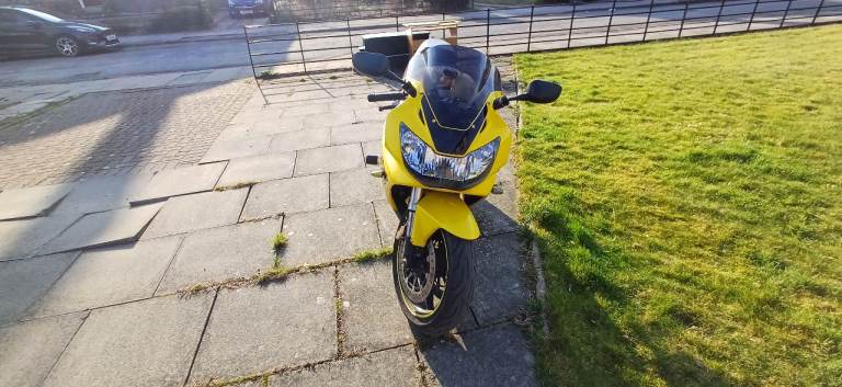 Honda cbr fireblade for sale..new mot..any qiestions just message me.