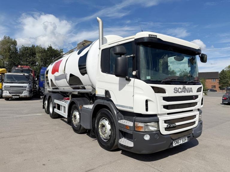 2017 SCANIA P370 8X2 20,100 LITRE MILK / WATER TANKER 