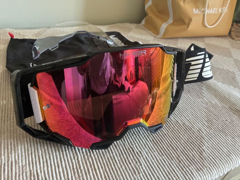 100% armega goggles with additional lense